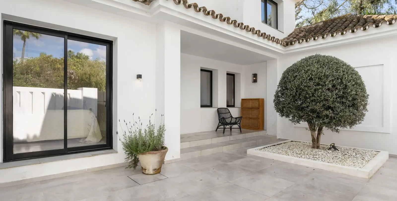 Short-term rent of detached villa in Nueva Andalucía 73