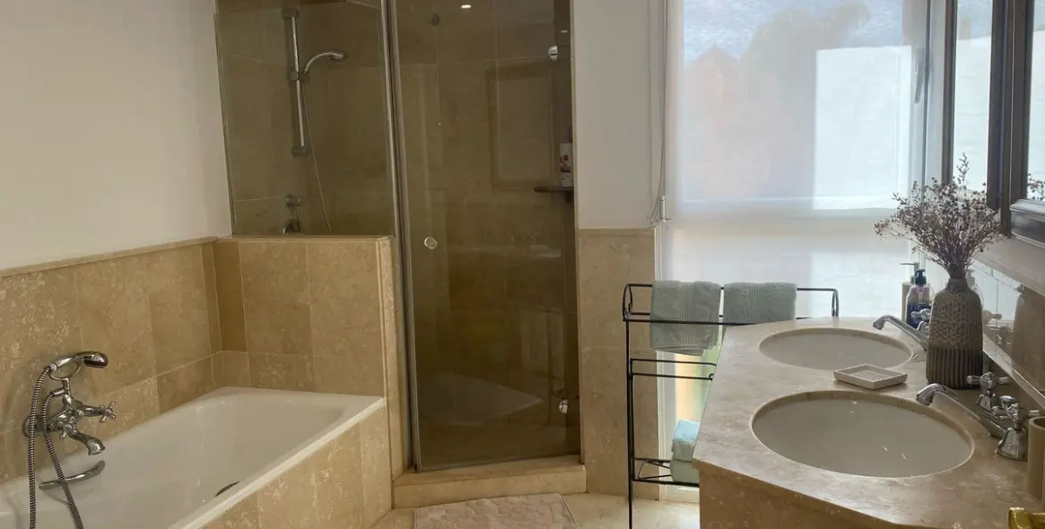 Long-term rent of townhouse in Marbella 32