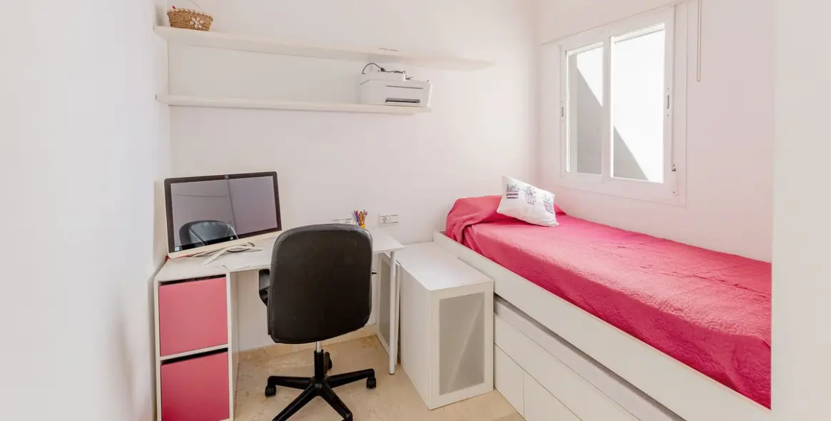 Venta de ático dúplex en Estepona 11