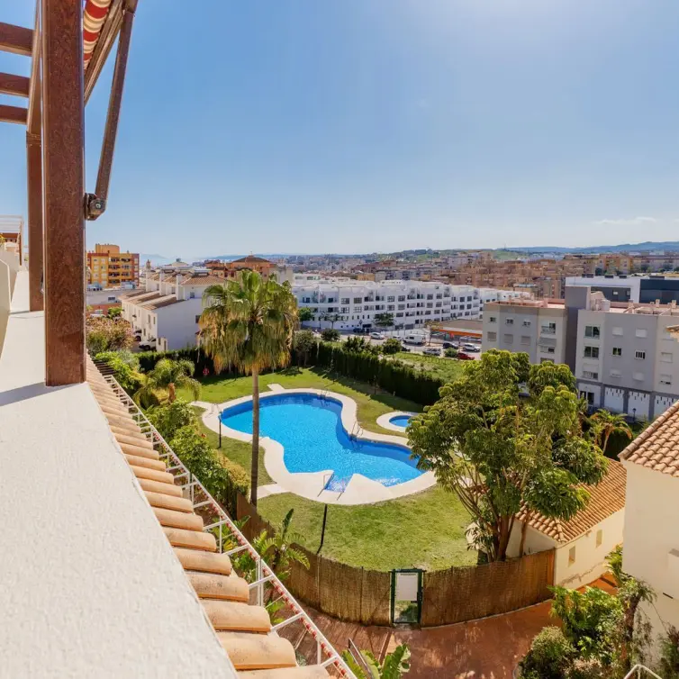 Venta de ático dúplex en Estepona