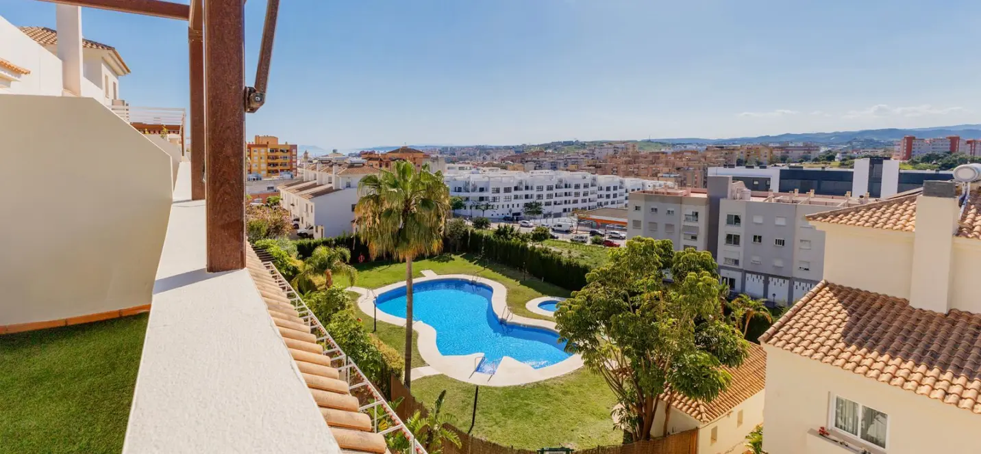 Venta de ático dúplex en Estepona 0