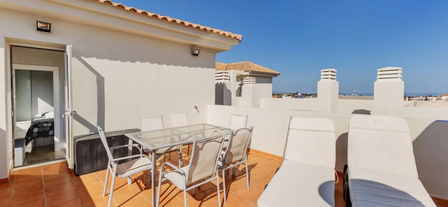 Venta de ático dúplex en Estepona 3
