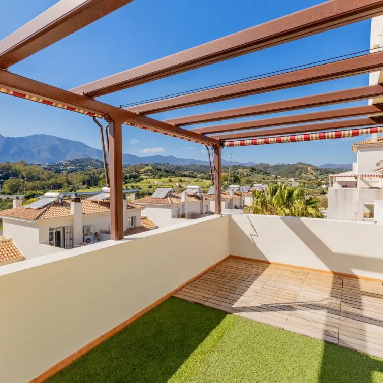 Venta de ático dúplex en Estepona