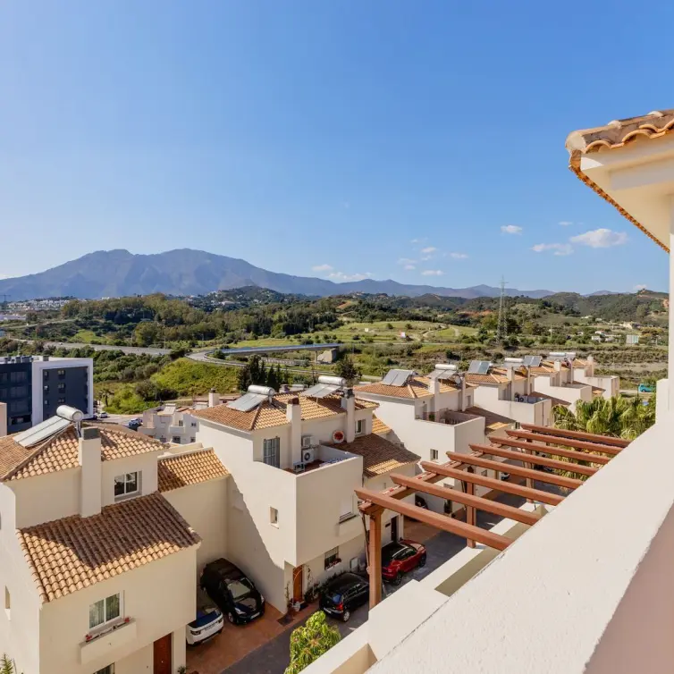 Venta de ático dúplex en Estepona