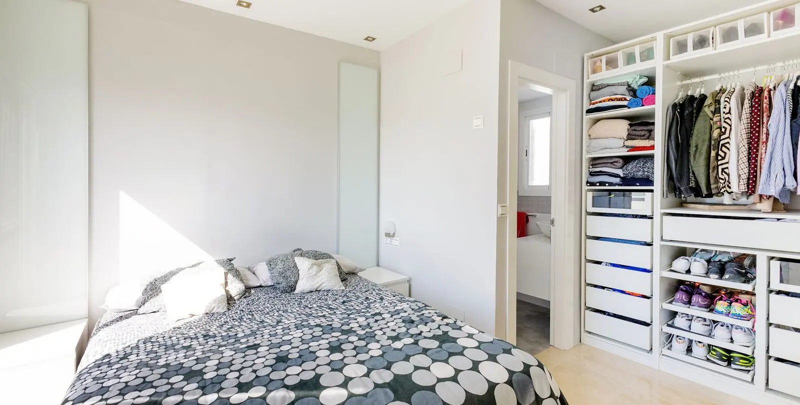 Продажа двухуровневого пентхауса в Estepona 9