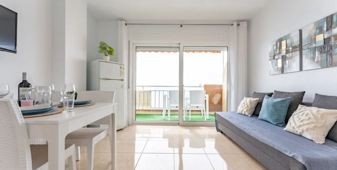 Sale of middle floor apartment in Fuengirola 3