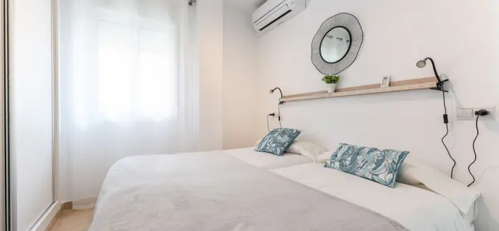 Sale of middle floor apartment in Fuengirola 3
