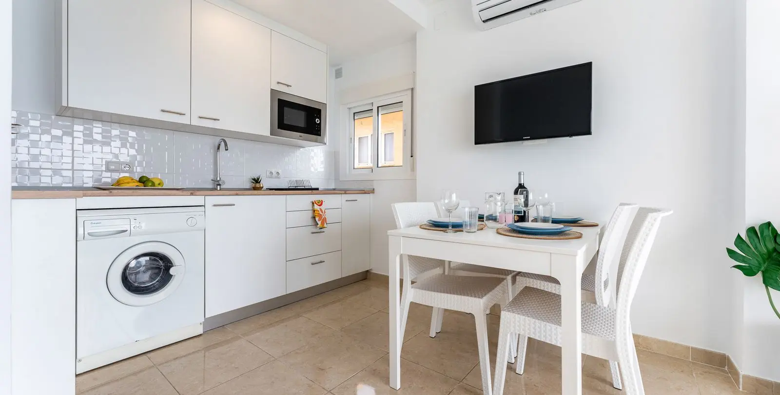 Sale of middle floor apartment in Fuengirola 2