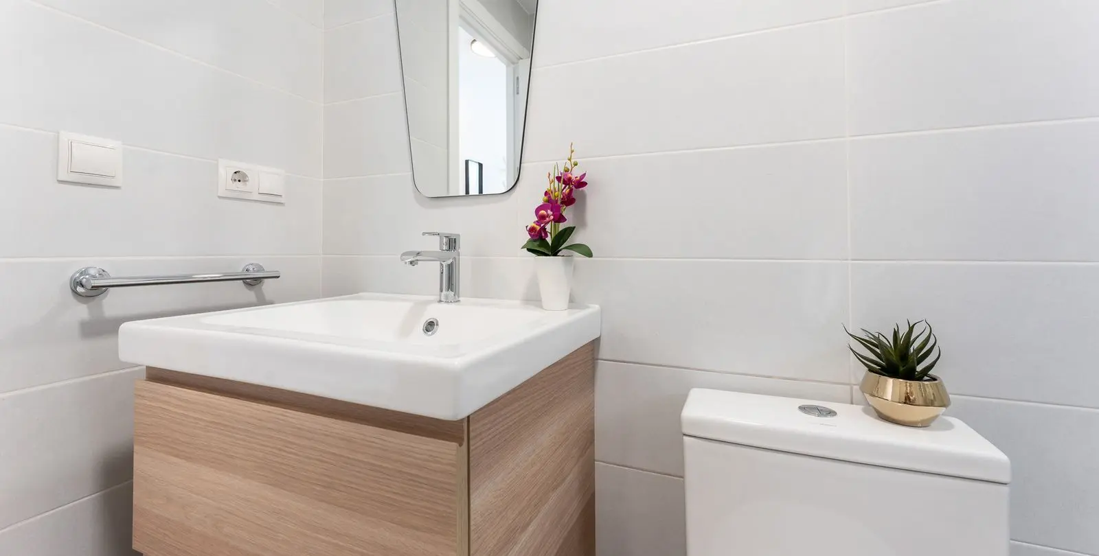 Sale of middle floor apartment in Fuengirola 18