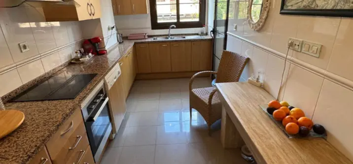 Venta de apartamento en planta media en Hacienda del Sol 4