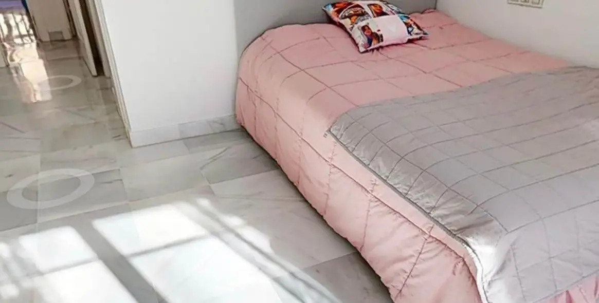Venta de apartamento en planta media en Hacienda del Sol 10