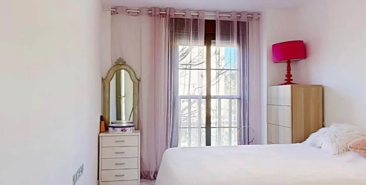 Venta de apartamento en planta media en Hacienda del Sol 12