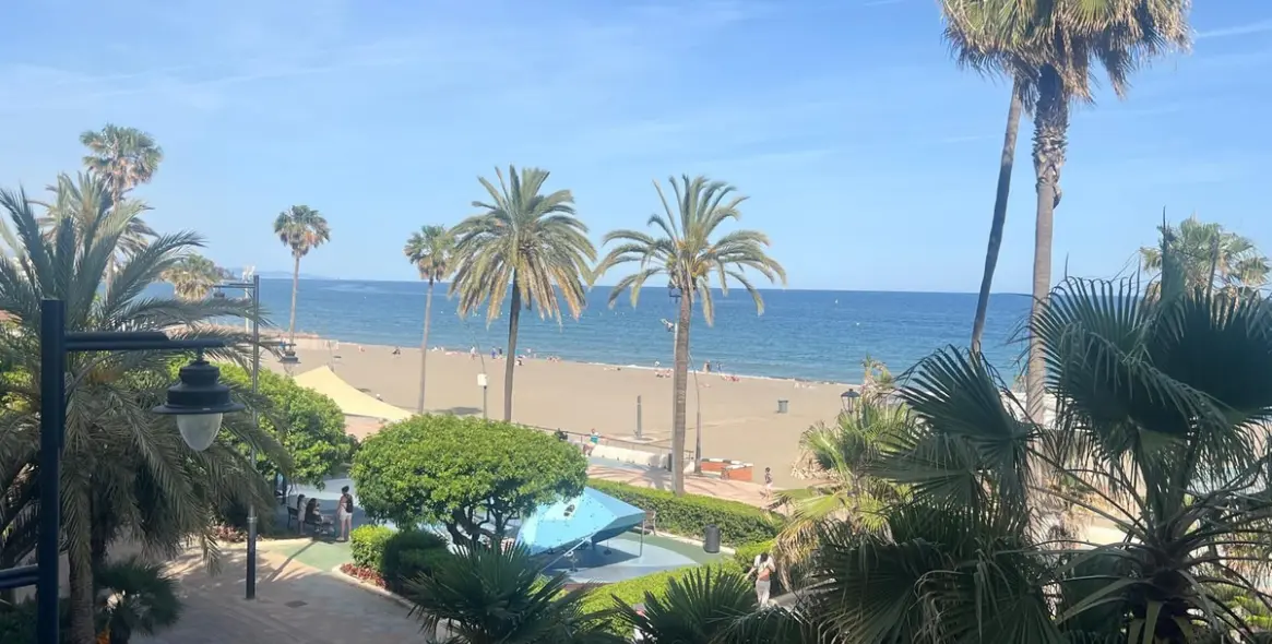 Продажа апартаментов на среднем этаже в Estepona 1