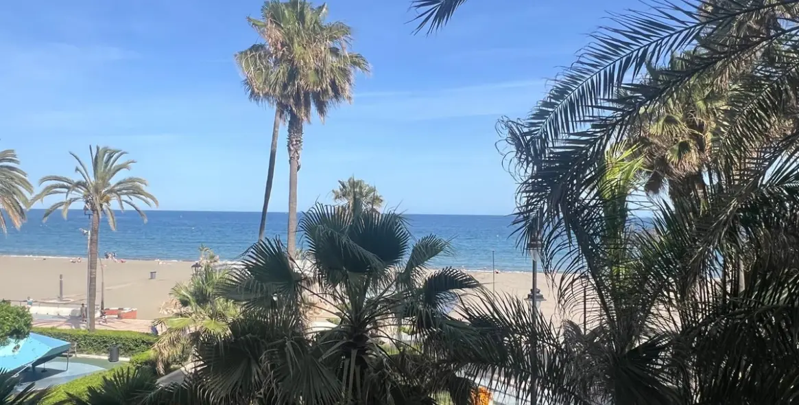 Продажа апартаментов на среднем этаже в Estepona 3