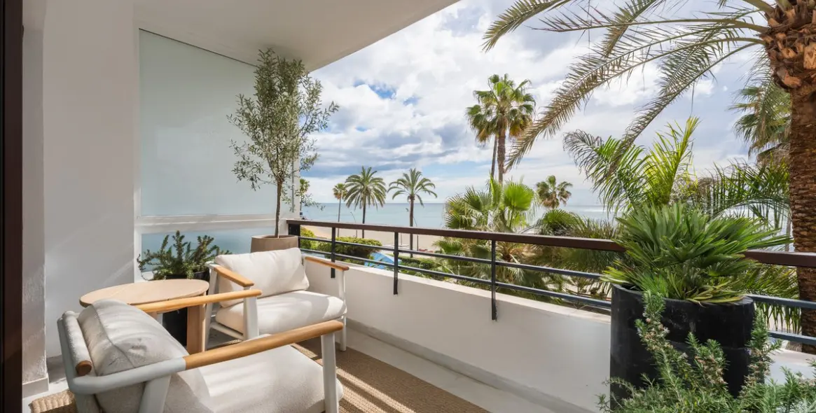 Продажа апартаментов на среднем этаже в Estepona 4