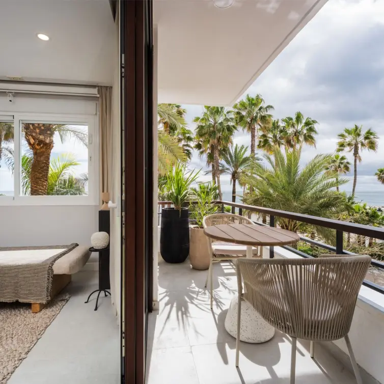 Venta de apartamento en planta media en Estepona