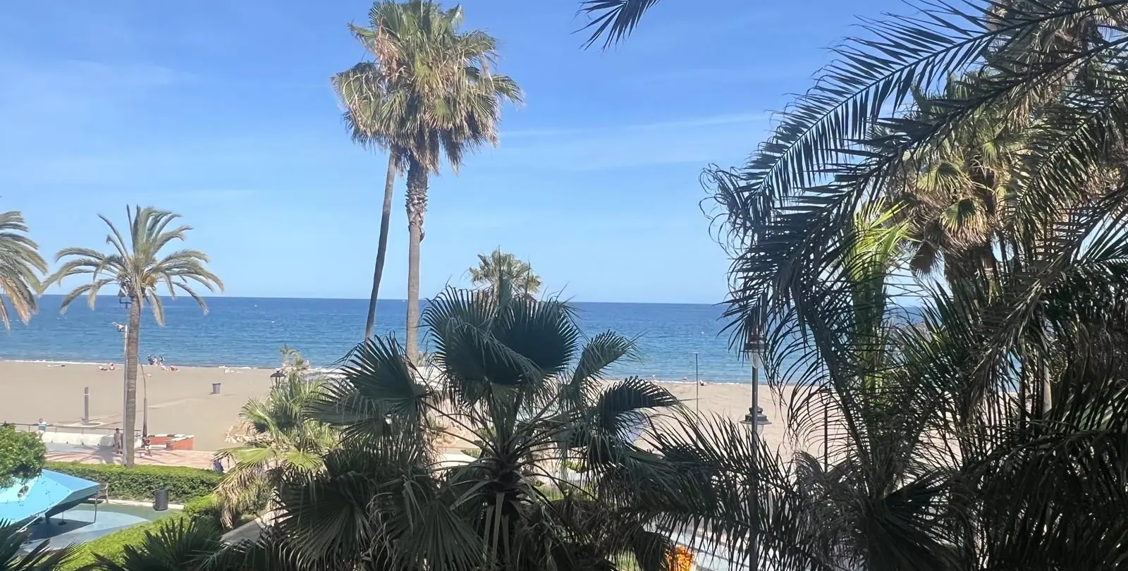 Sale of middle floor apartment in Estepona 3