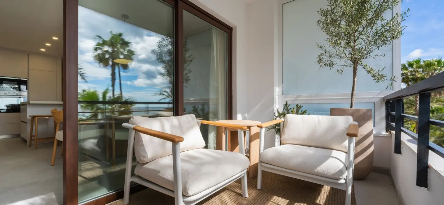Sale of middle floor apartment in Estepona 4