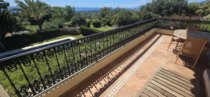 Продажа  отдельно стоящей виллы в El Rosario 1