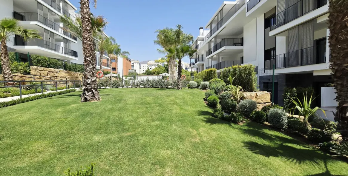 Alquiler a largo plazo de ático en Estepona 35