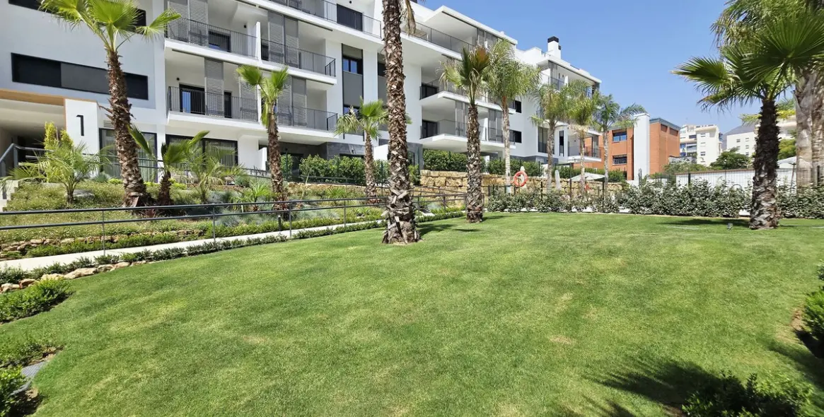 Alquiler a largo plazo de ático en Estepona 39