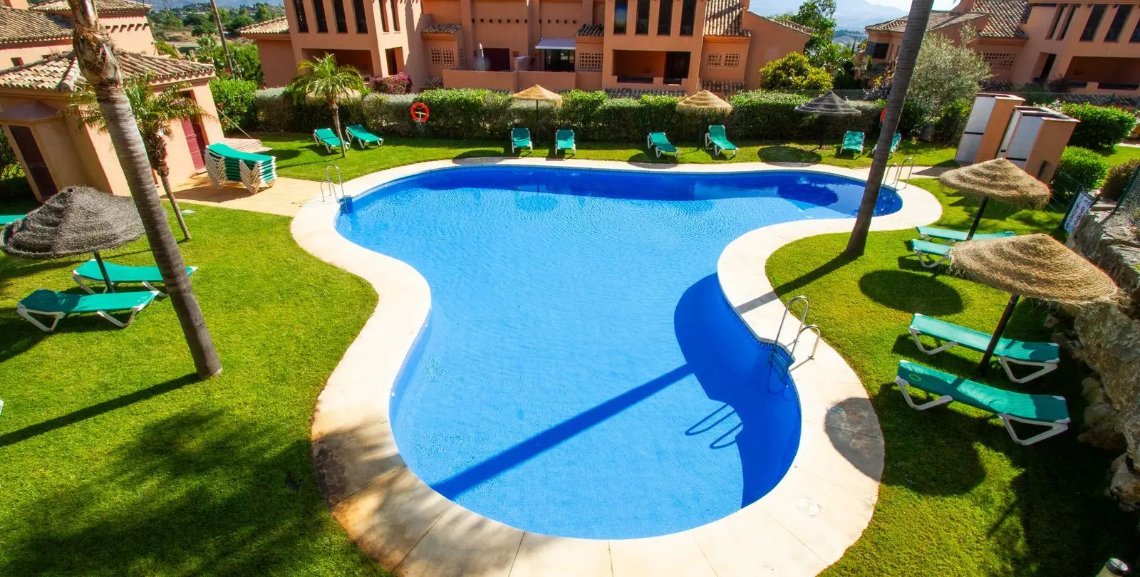 Sale of ground floor apartment in La Mairena 2