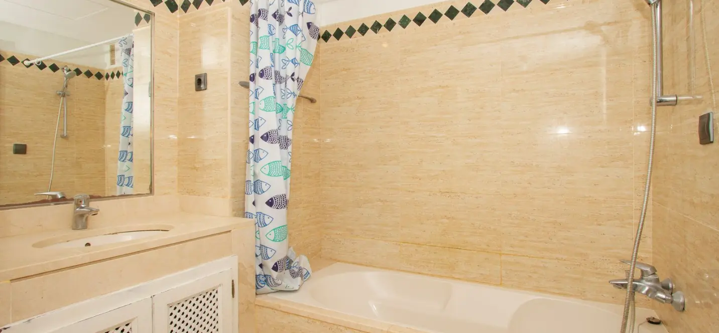 Sale of ground floor apartment in La Mairena 4