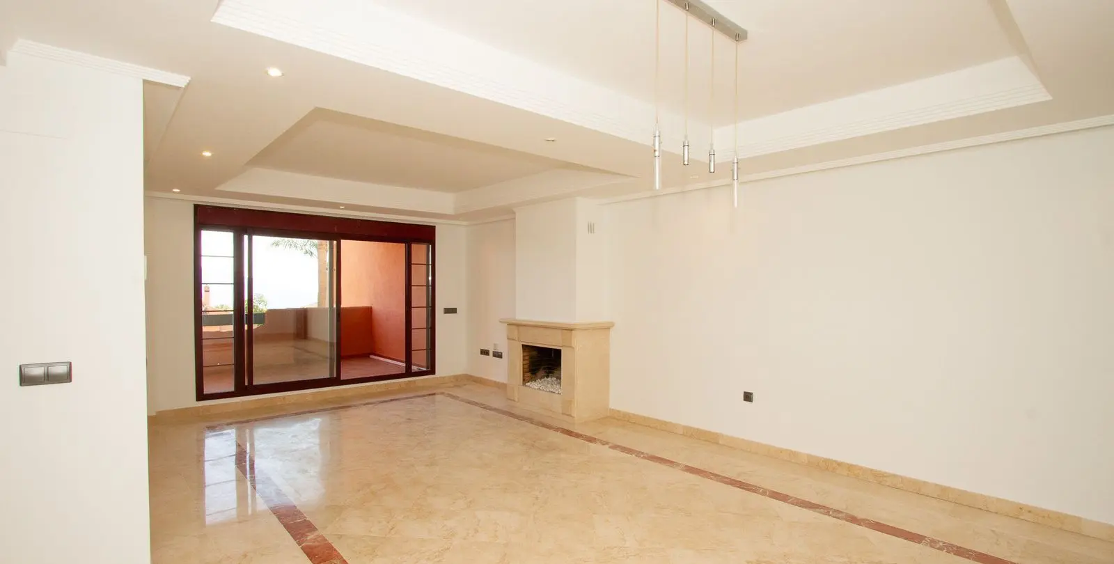 Sale of ground floor apartment in La Mairena 11