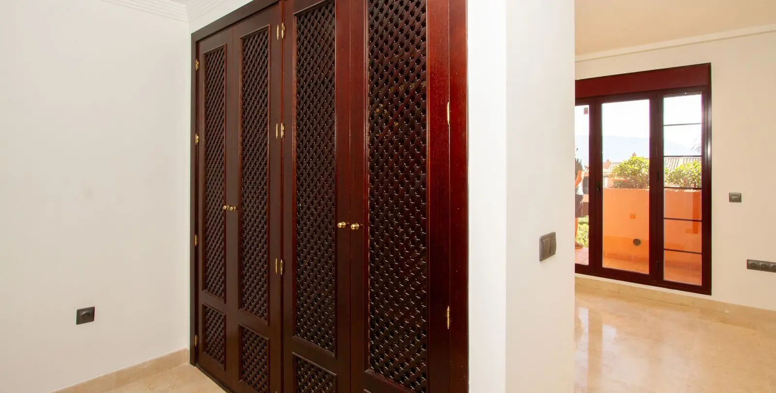 Sale of ground floor apartment in La Mairena 13
