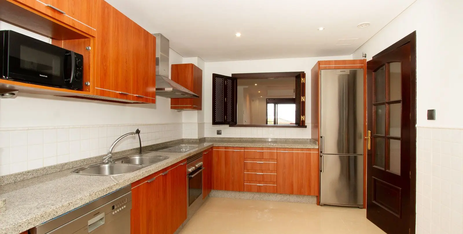 Sale of ground floor apartment in La Mairena 15