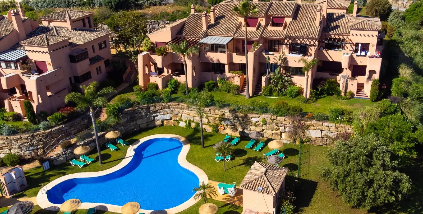 Sale of ground floor apartment in La Mairena 16