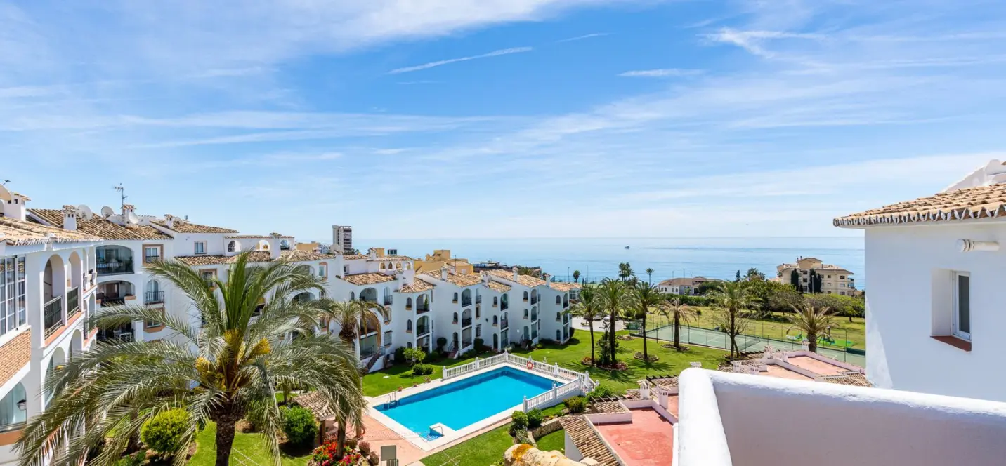 Sale of penthouse in Riviera del Sol 0