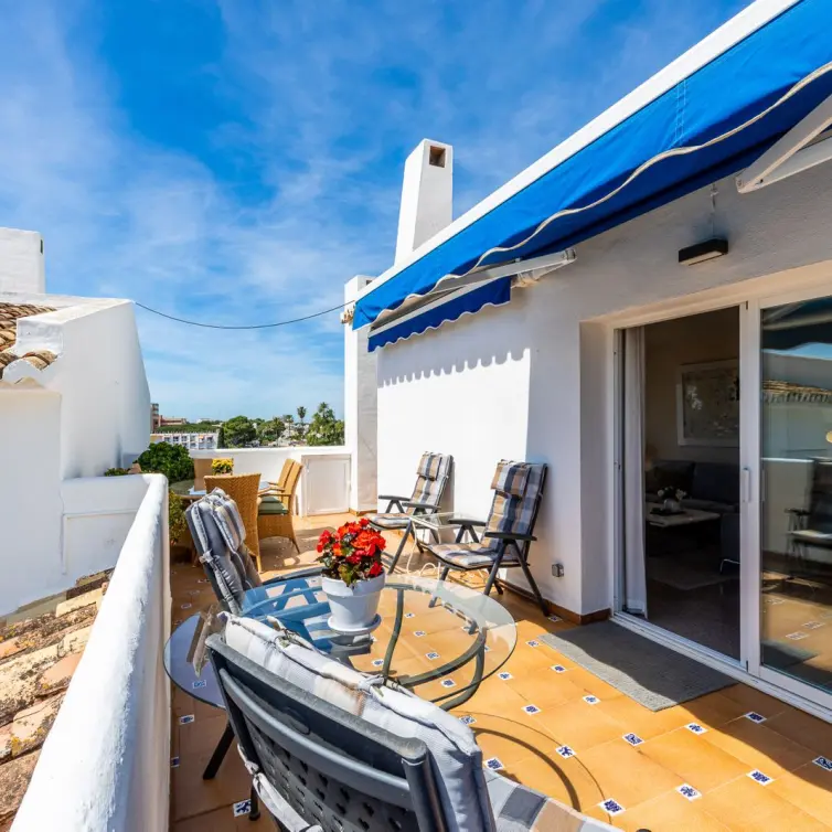 Sale of penthouse in Riviera del Sol