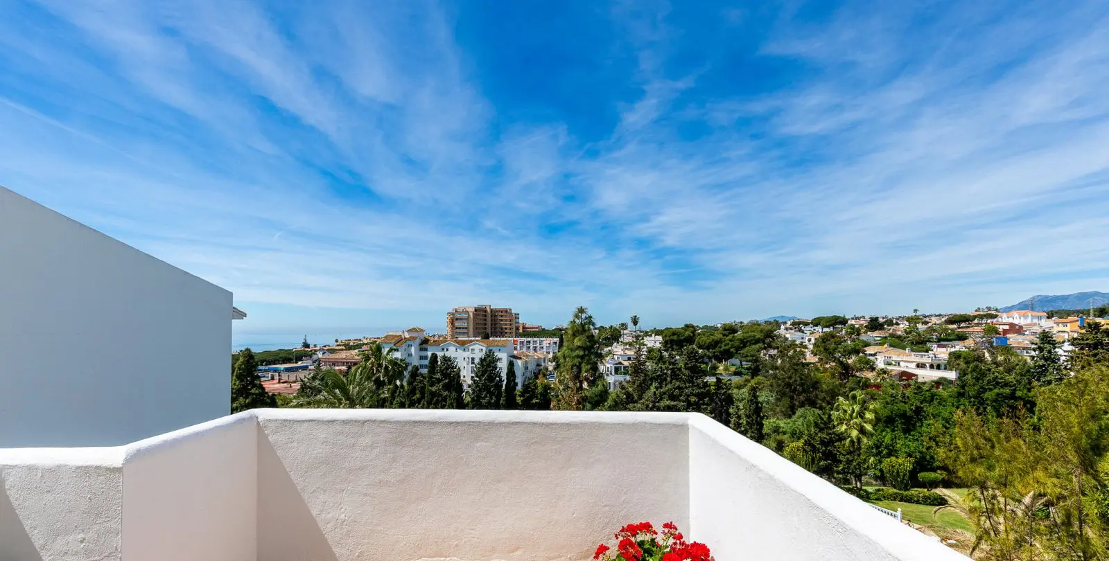 Sale of penthouse in Riviera del Sol 21
