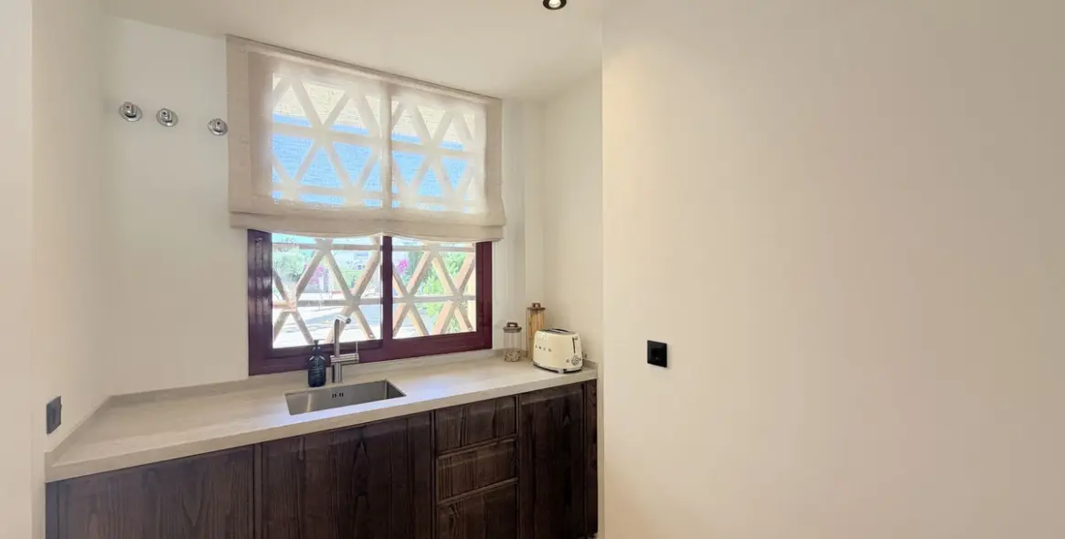 Продажа апартаментов на первом этаже в Casares Playa 16