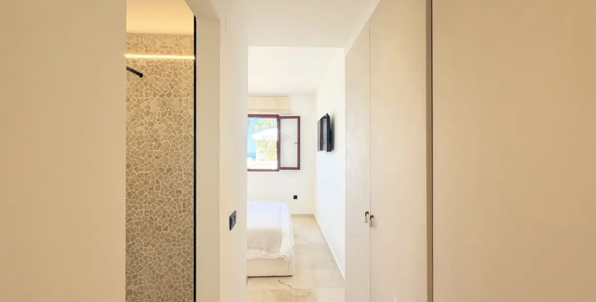 Продажа апартаментов на первом этаже в Casares Playa 30