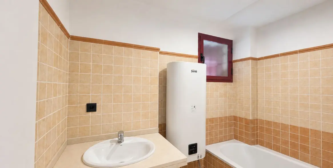 Продажа апартаментов на первом этаже в Casares Playa 36