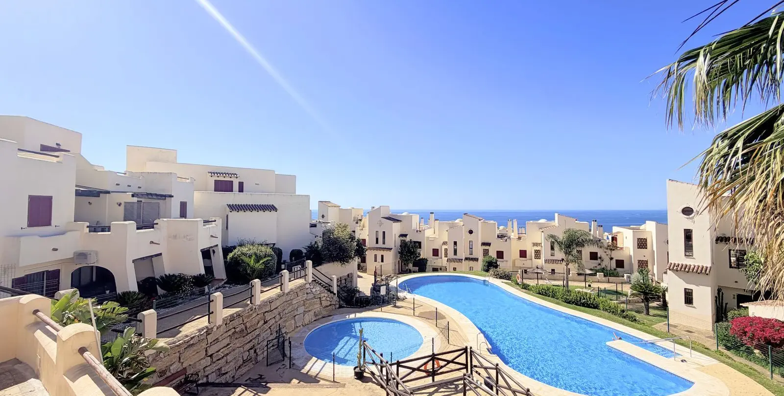 Продажа апартаментов на первом этаже в Casares Playa 4