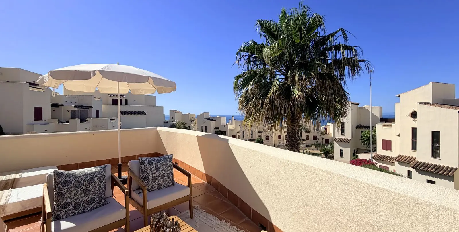 Продажа апартаментов на первом этаже в Casares Playa 7