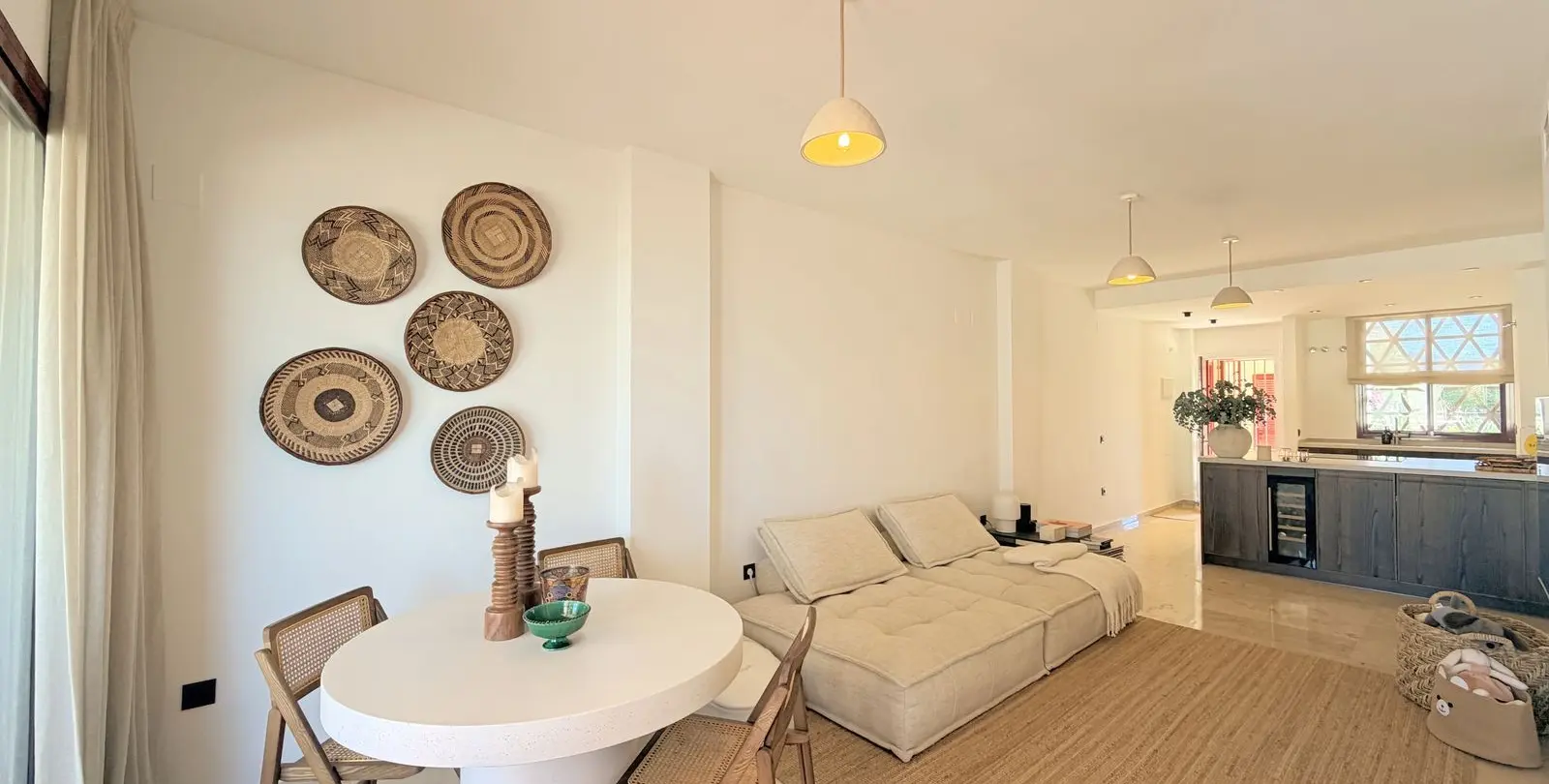 Продажа апартаментов на первом этаже в Casares Playa 11