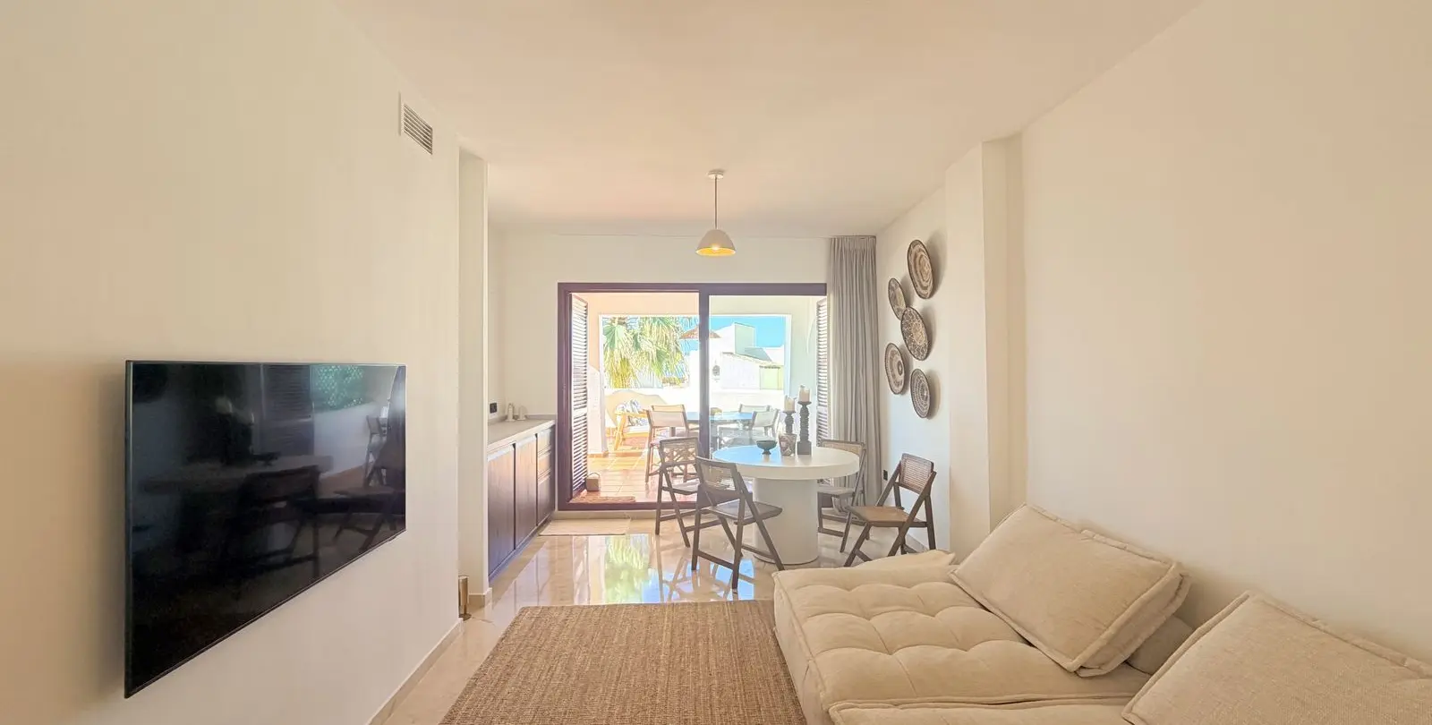Продажа апартаментов на первом этаже в Casares Playa 13