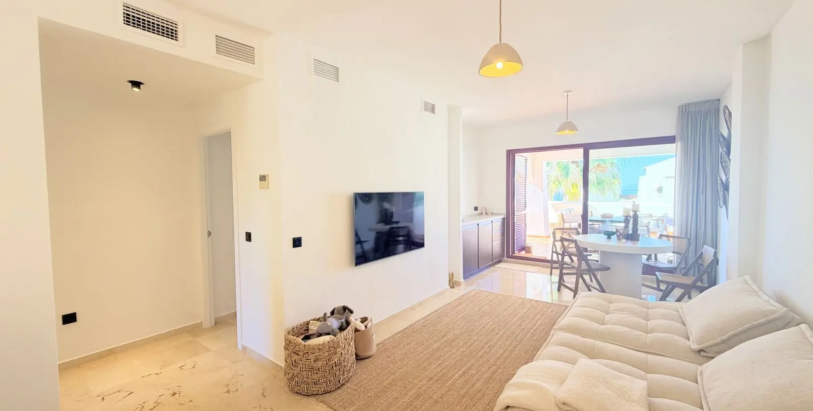 Продажа апартаментов на первом этаже в Casares Playa 14