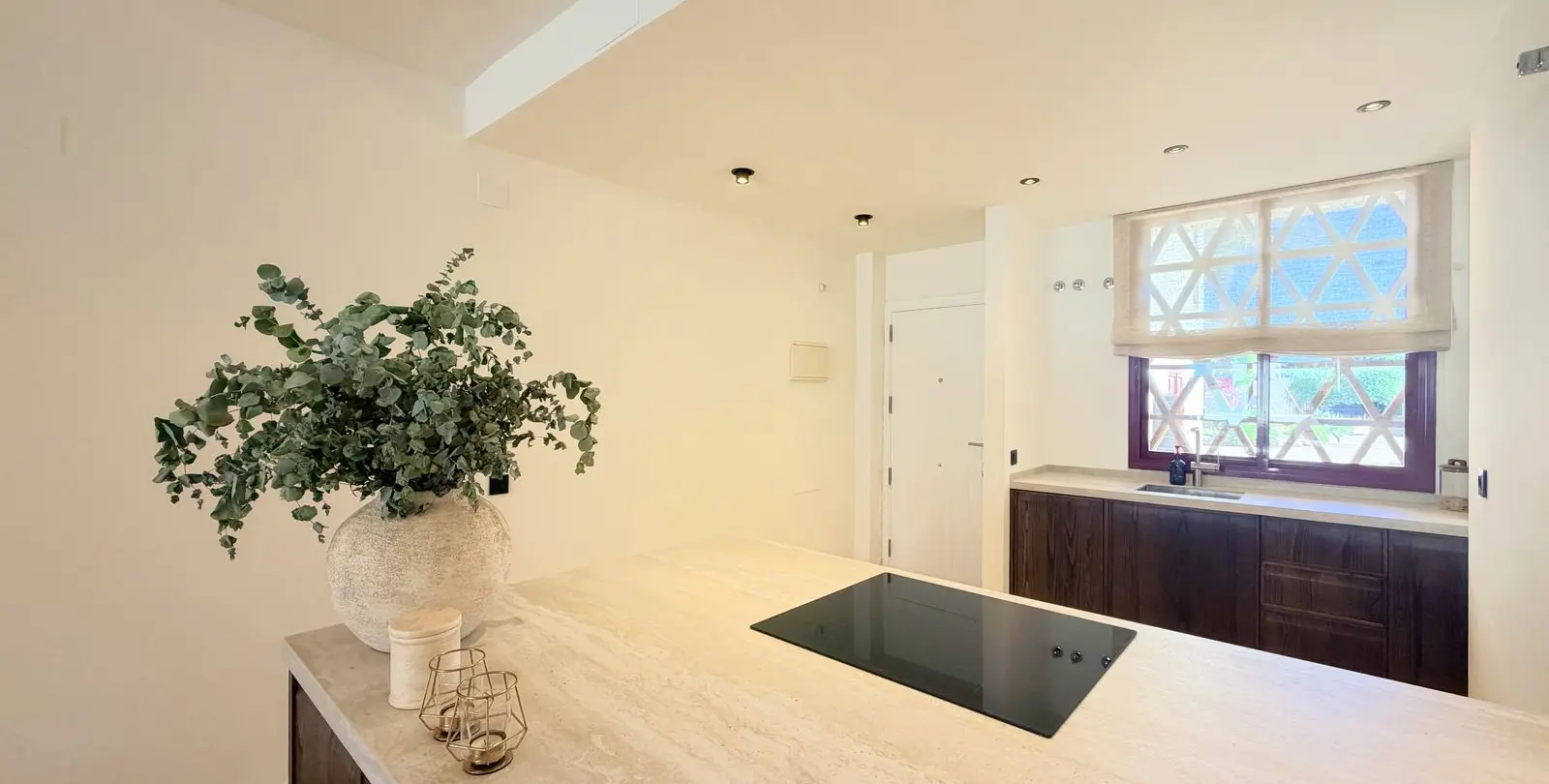 Продажа апартаментов на первом этаже в Casares Playa 20