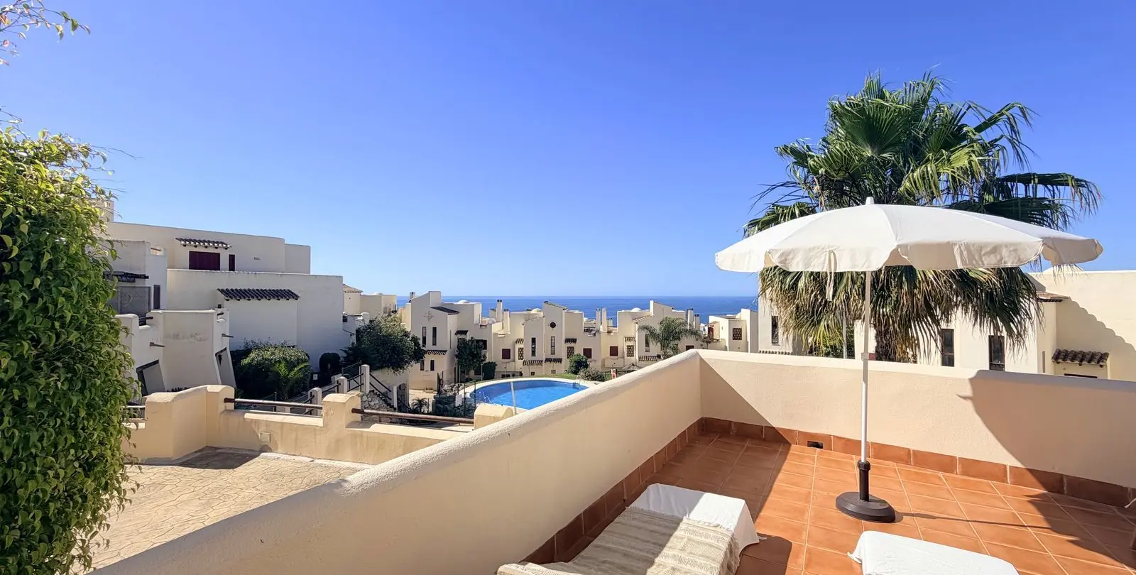 Продажа апартаментов на первом этаже в Casares Playa 22