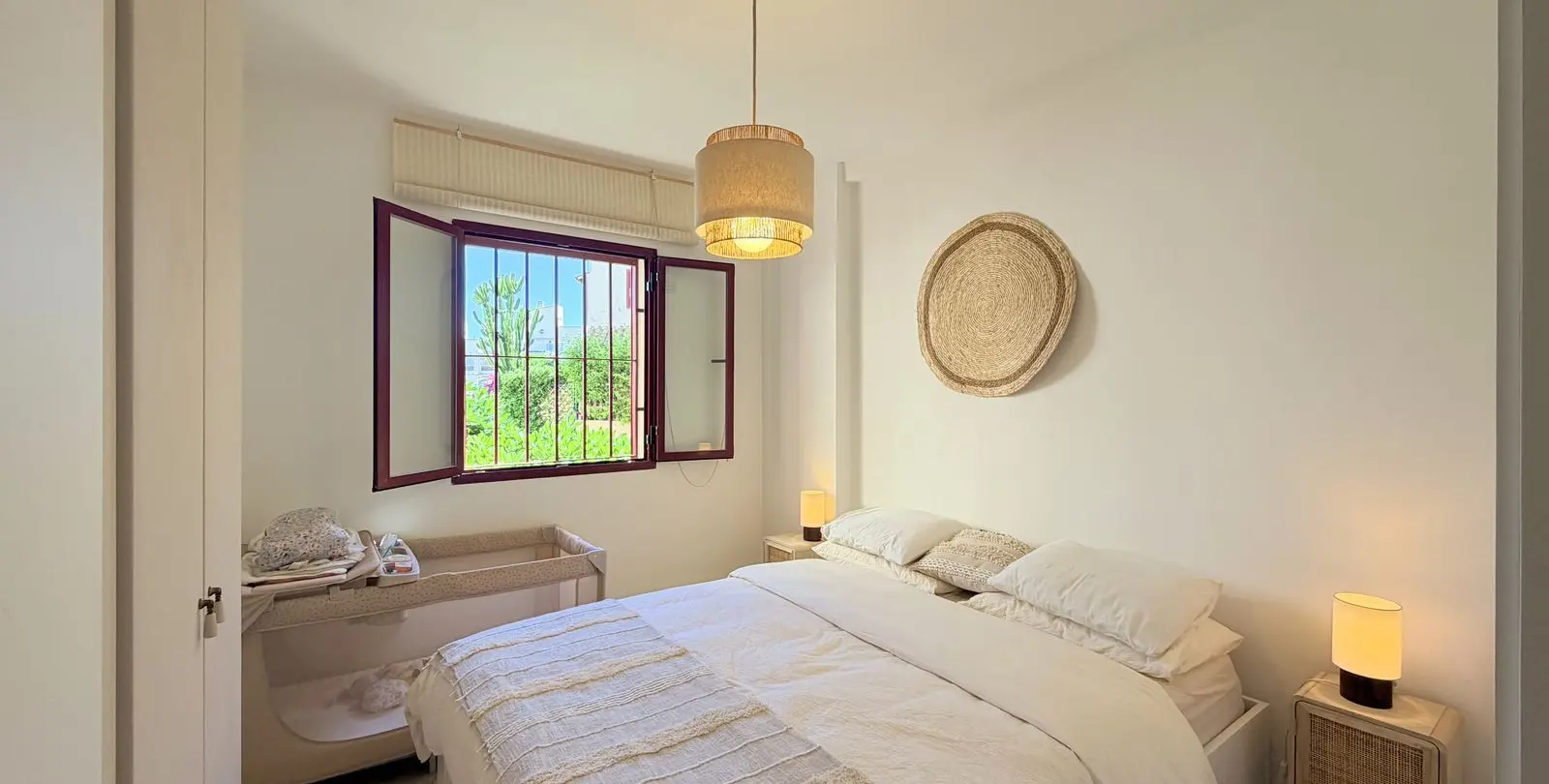 Продажа апартаментов на первом этаже в Casares Playa 33