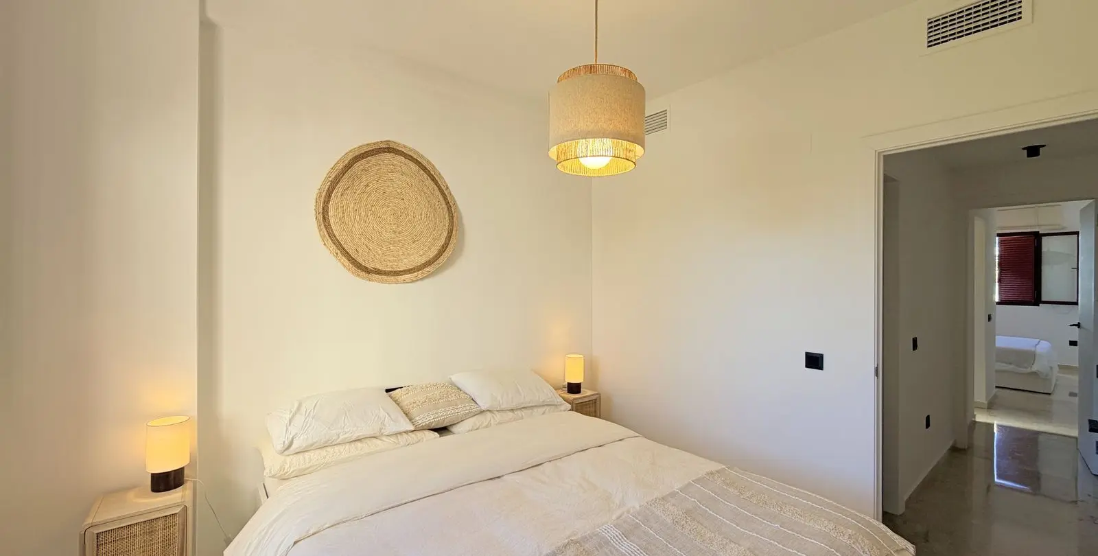 Продажа апартаментов на первом этаже в Casares Playa 35