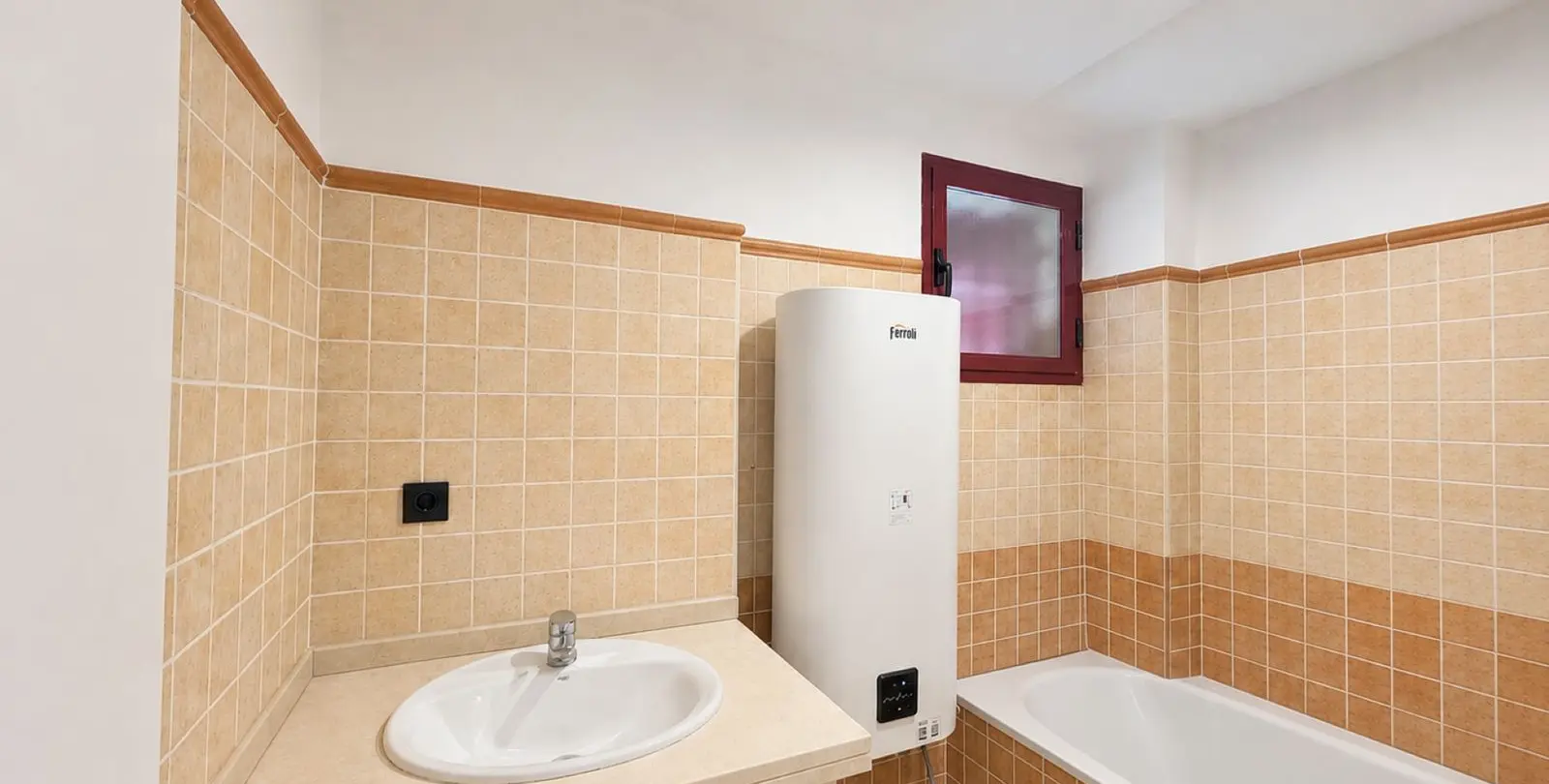 Продажа апартаментов на первом этаже в Casares Playa 36