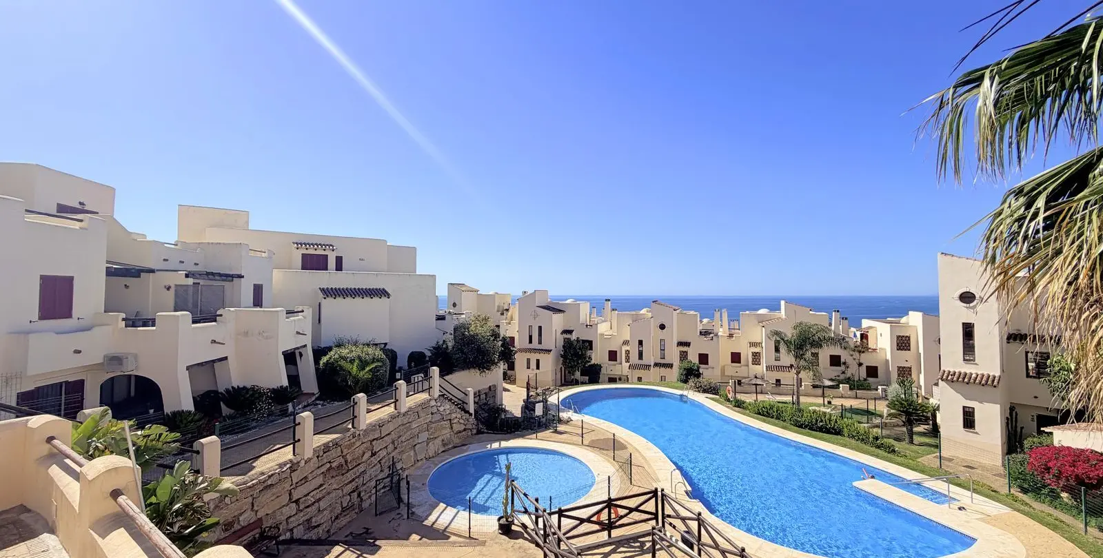 Продажа апартаментов на первом этаже в Casares Playa 37