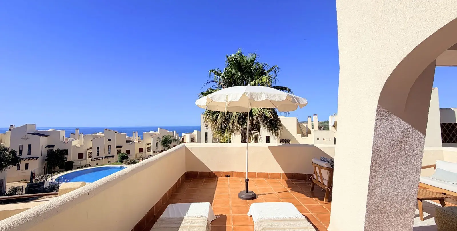 Продажа апартаментов на первом этаже в Casares Playa 38