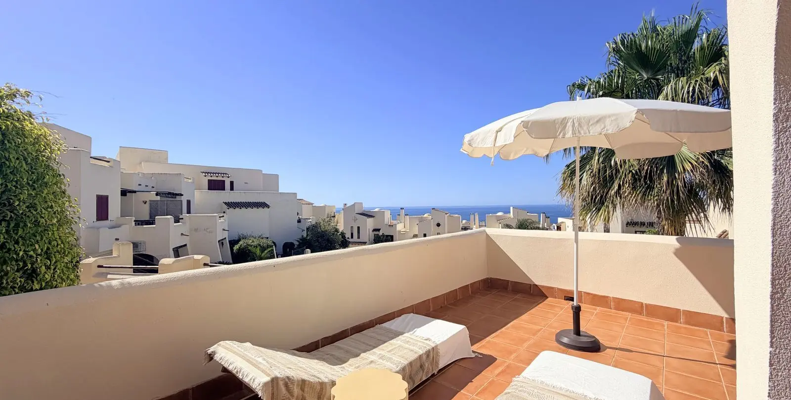 Продажа апартаментов на первом этаже в Casares Playa 40